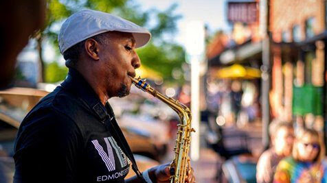 Vearl T at Edmond Vibes